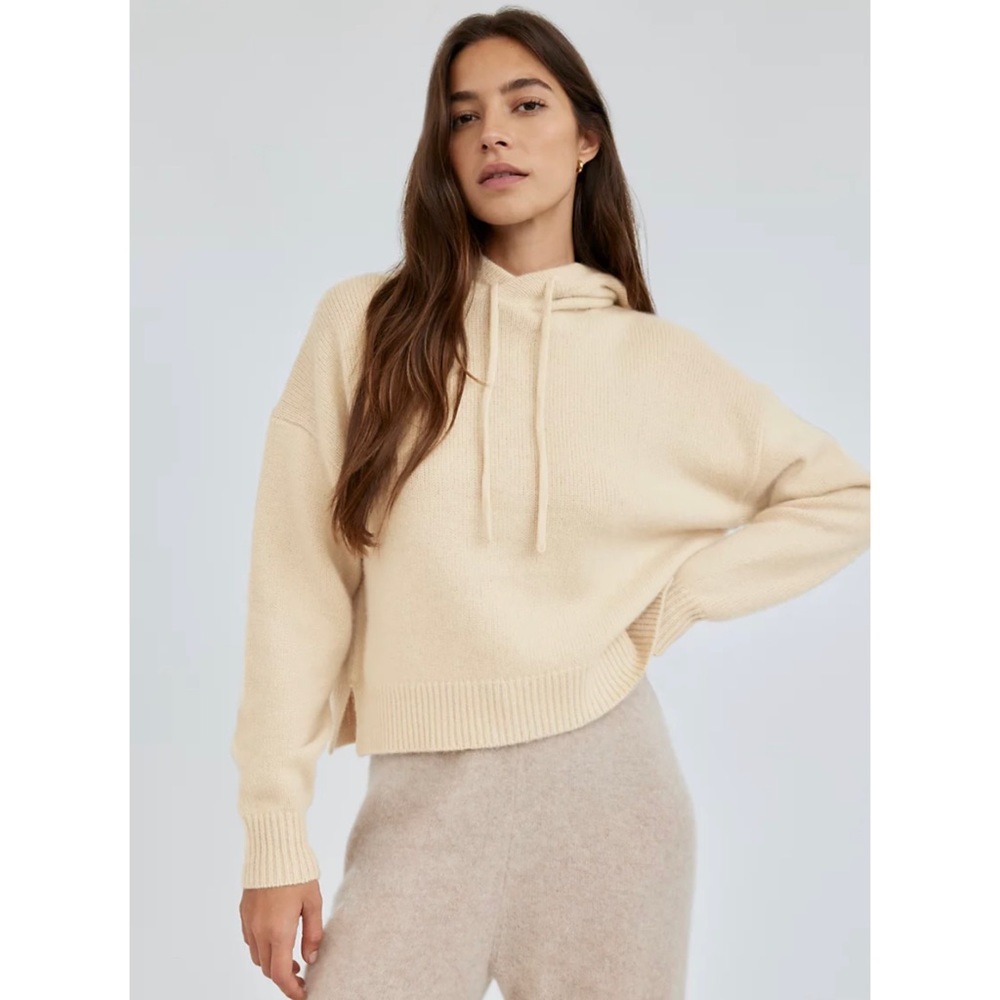 NWT Aritzia The Group by Babaton Luxe Cashmere Hoodie (Camel)